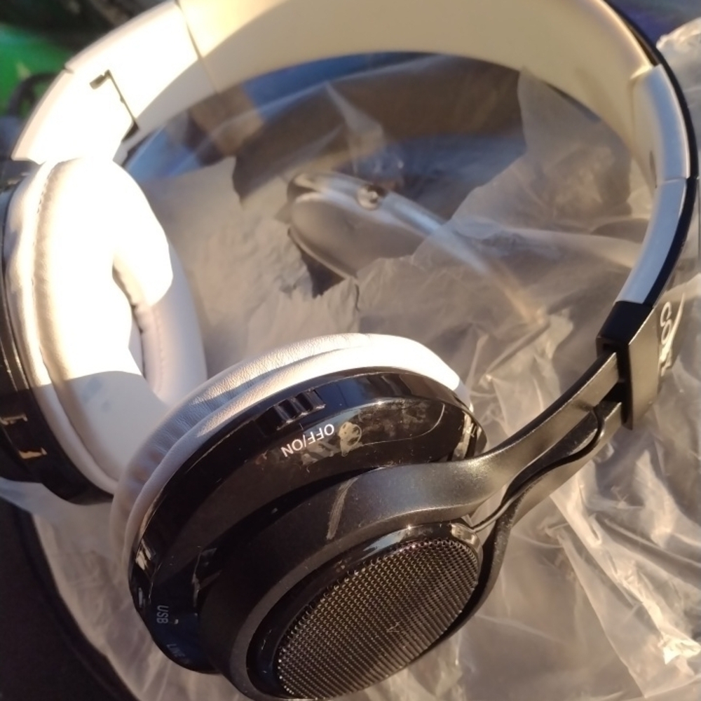 Coby Black and White Headphones NWOT